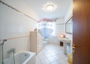 Bagno - Semi-detached house VIA NAVIGLIO
 
7, Sabbioneta - photo 18