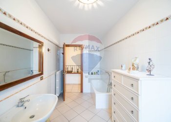 Bagno - Semi-detached house VIA NAVIGLIO
 
7, Sabbioneta - photo 20