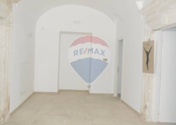 Hall / corridoio - Commercial Premises L'Aquila - photo 16