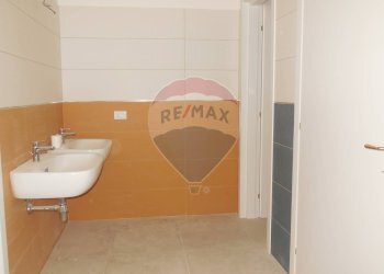 Bagno - Commercial Premises L'Aquila - photo 19