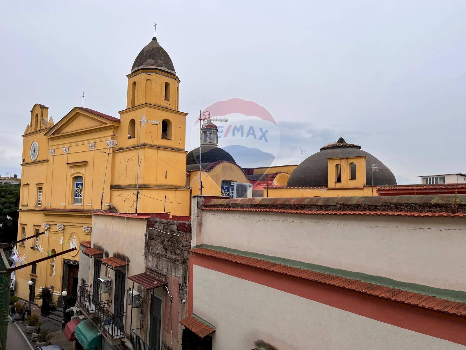 Edificio all\'aperto - Trilocale Via Liguria
 
17, Napoli - foto 1