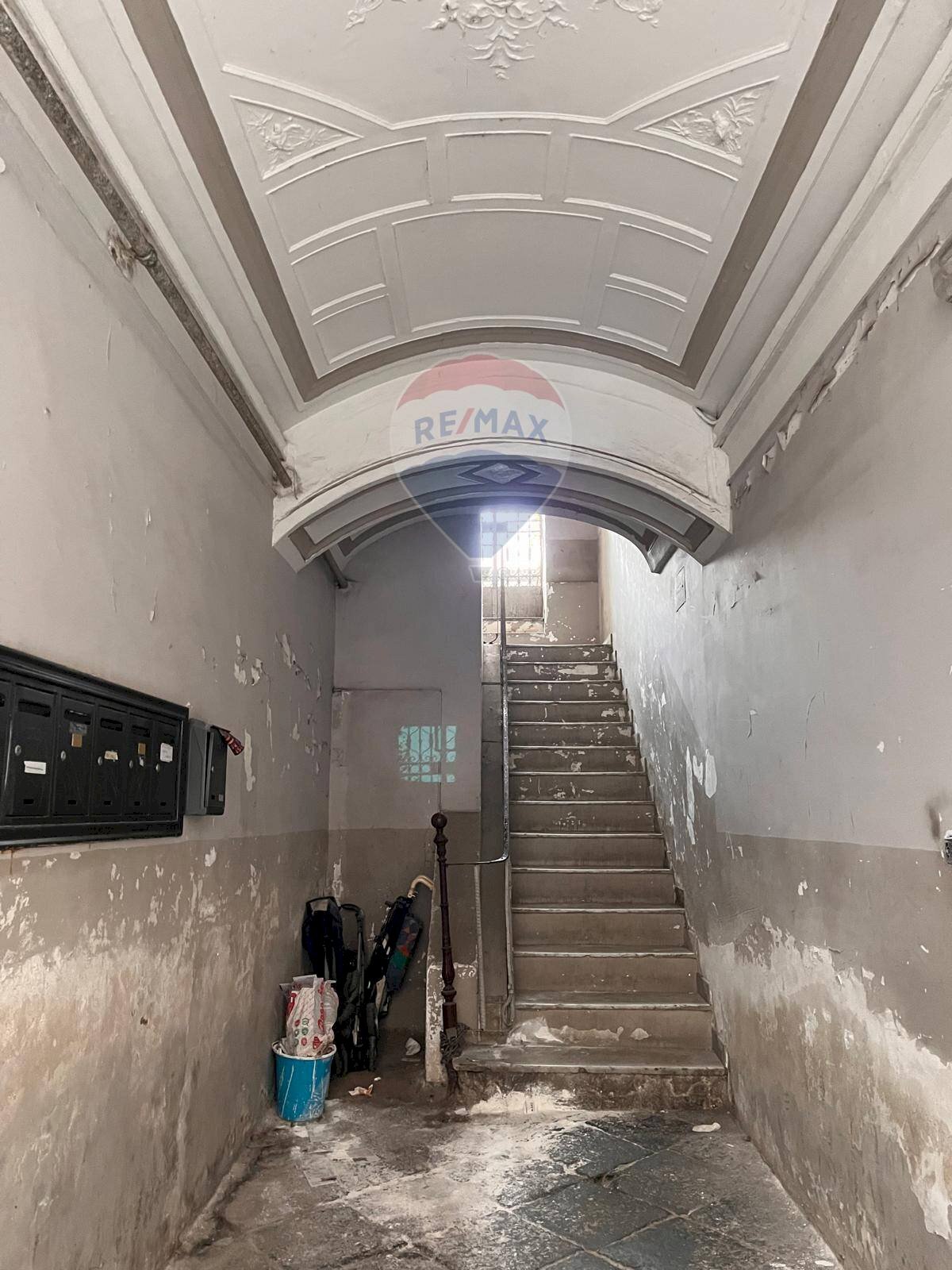 Ricezione / Lobby - Trilocale Via Liguria
 
17, Napoli - foto 2