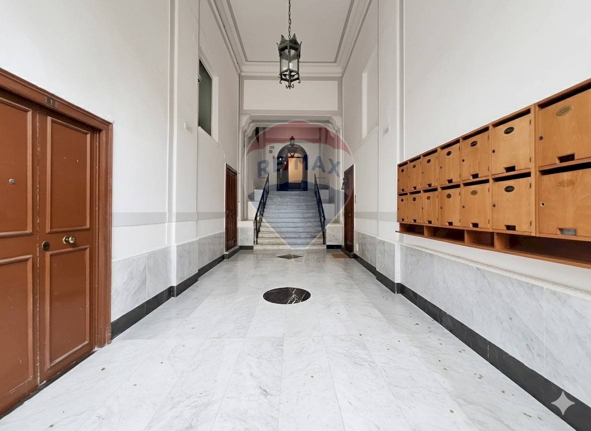 Ricezione / Lobby - Appartamento Via Nicola Ricciardi
 
5 A, Napoli - foto 1