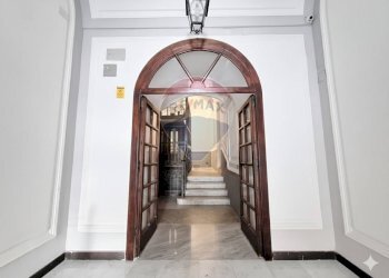 Ricezione / Lobby - Appartamento Via Nicola Ricciardi
 
5 A, Napoli - foto 3