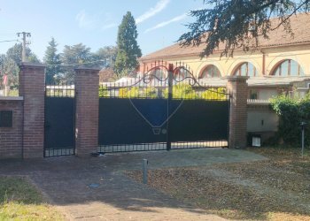 Edificio all\'aperto - Attività Commerciale via canapa
 
62, Ferrara - foto 6