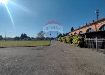 Edificio all\'aperto - Attività Commerciale via canapa
 
62, Ferrara - foto 8