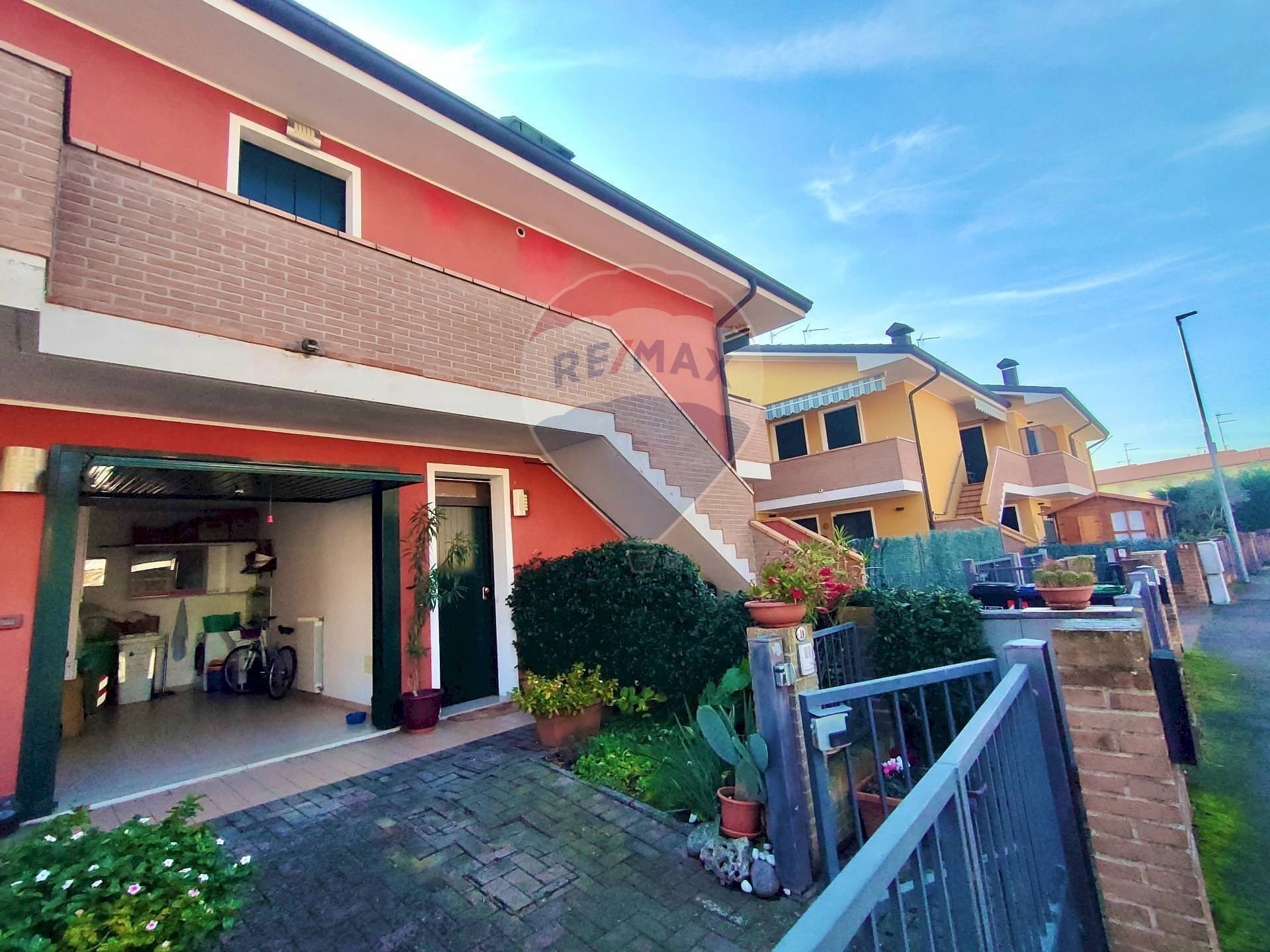 Casa all\'aperto - Trilocale federico fellini
 
19, Stienta - foto 1