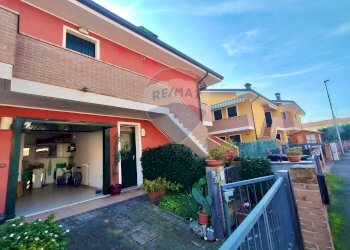 Casa all\'aperto - Trilocale federico fellini
 
19, Stienta - foto 1