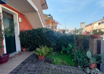 Giardino - Trilocale federico fellini
 
19, Stienta - foto 6