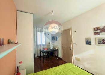 Camera / camera da letto - Trilocale federico fellini
 
19, Stienta - foto 36