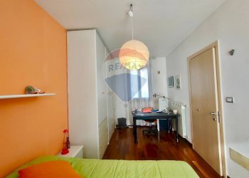 Camera / camera da letto - Trilocale federico fellini
 
19, Stienta - foto 37