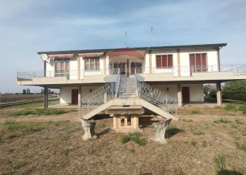 Casa all\'aperto - Villa via delle venezie
 
2, Tresignana - foto 1