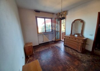 altra prospettiva della camera padronale - Appartamento via San Giulio
 
4, Novara - foto 16