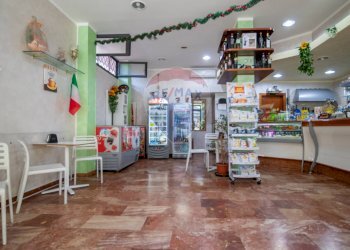 Soggiorno - Bar Tavola Calda - Fredda Via Capo Spartivento
 
21/a, Roma - foto 1