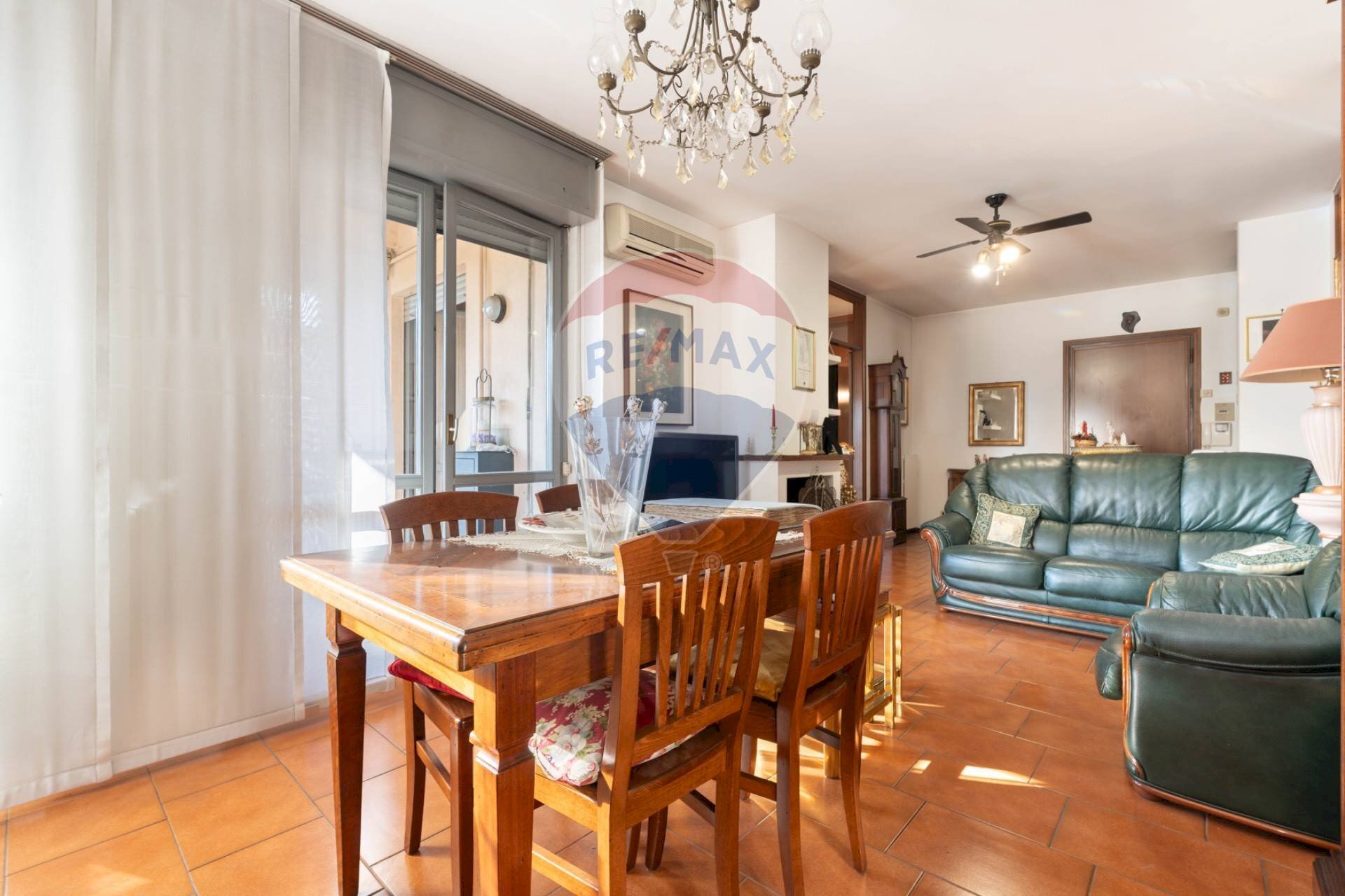 Sala da pranzo - Trilocale VIA MARCO D'AGRATE
 
36, Monza - foto 2