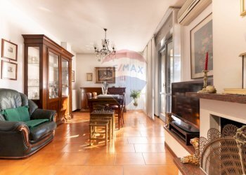 Sala da pranzo - Trilocale VIA MARCO D'AGRATE
 
36, Monza - foto 3