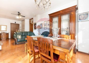 Sala da pranzo - Trilocale VIA MARCO D'AGRATE
 
36, Monza - foto 4