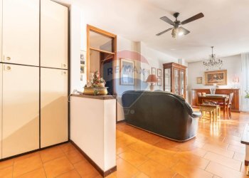 Sala da pranzo - Trilocale VIA MARCO D'AGRATE
 
36, Monza - foto 5