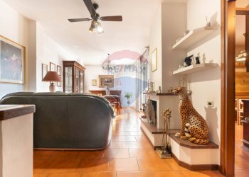 Soggiorno - Trilocale VIA MARCO D'AGRATE
 
36, Monza - foto 6