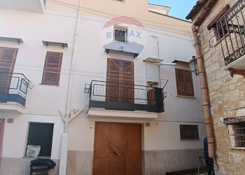 Foto 1 - Appartamento via Giuseppe Mazzini
 
27, Carini - foto 1