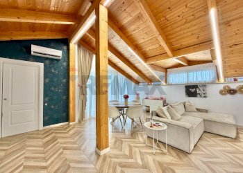 Sala da pranzo - Attico VIA GIORDANO BRUNO
 
31, Marano di Napoli - foto 5