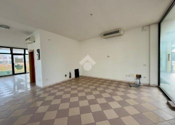 Box Viale Tritone, frazione Pinarella, Cervia - foto 8