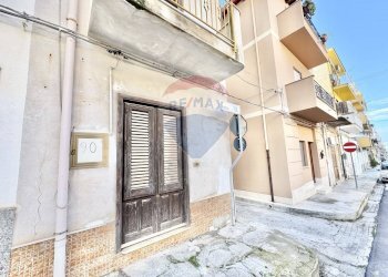 Edificio all\'aperto - Two-room apartment Via Roma
 
90, Cinisi - photo 3