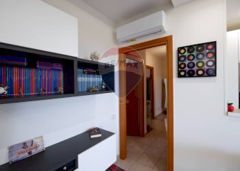 Hall / corridoio - Trilocale Strada Provinciale Modugno-Carbonara
 
4/29, Bari - foto 7