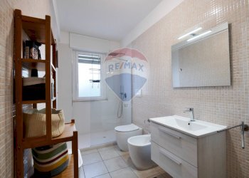 Bagno - Trilocale Strada Provinciale Modugno-Carbonara
 
4/29, Bari - foto 12