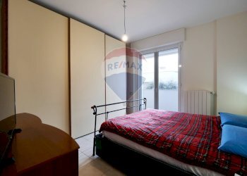 Camera / camera da letto - Trilocale Strada Provinciale Modugno-Carbonara
 
4/29, Bari - foto 9