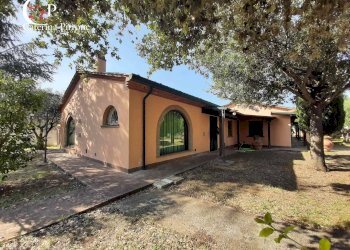 Foto 1 - Villa piazza della Libertà
 
10, Cecina - foto 1