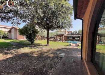 Foto 4 - Villa piazza della Libertà
 
10, Cecina - foto 4