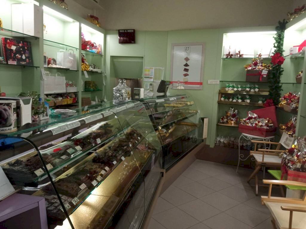 Interno non residenziale - Pasticceria via Jacopo Berengario, Carpi - foto 2