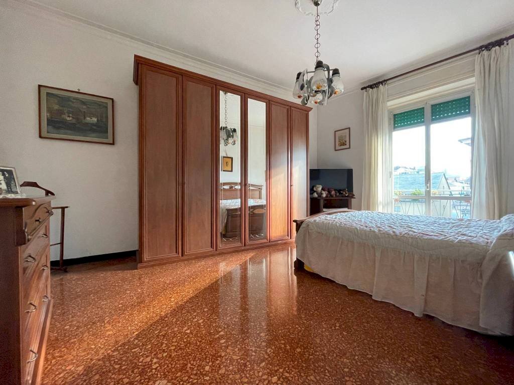 Camera da letto - Three-room apartment piazza del Monastero, 2, Genova (neighborhood Sampierdarena) - photo 2