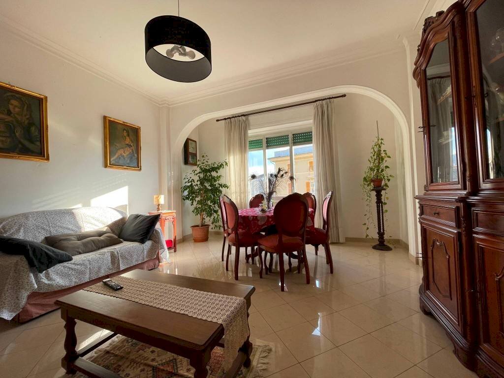 Salone - Three-room apartment piazza del Monastero, 2, Genova (neighborhood Sampierdarena) - photo 1