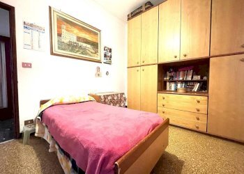 Camera da letto - Three-room apartment piazza del Monastero, 2, Genova (neighborhood Sampierdarena) - photo 15