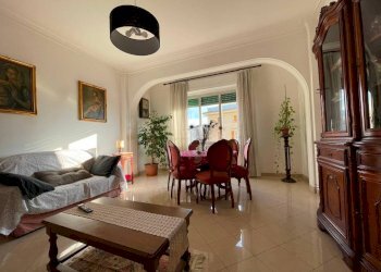 Salone - Three-room apartment piazza del Monastero, 2, Genova (neighborhood Sampierdarena) - photo 1