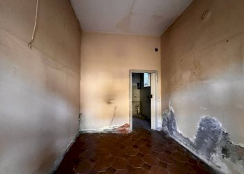 Stanza non arredata - Trilocale piazza Patrioti, Taino - foto 10