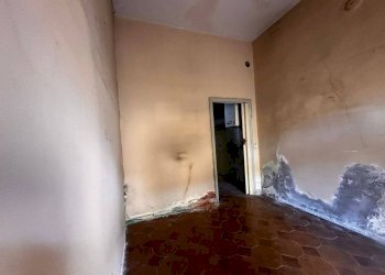 Stanza non arredata - Trilocale piazza Patrioti, Taino - foto 17