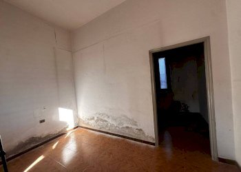 Camera da letto - Trilocale piazza Patrioti, Taino - foto 18