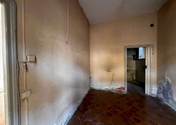 Stanza non arredata - Trilocale piazza Patrioti, Taino - foto 22