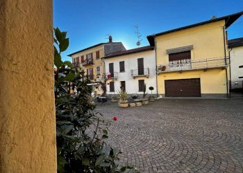 Cortile interno - Trilocale piazza Patrioti, Taino - foto 29