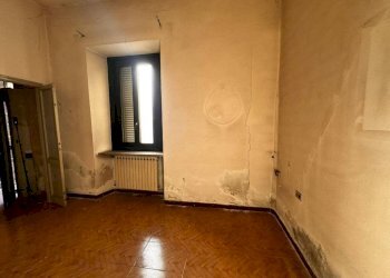 Camera da letto - Three-room apartment piazza Patrioti, Taino - photo 6