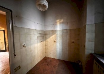 Cucina - Three-room apartment piazza Patrioti, Taino - photo 29