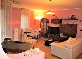 Salone - Three-room apartment via dei Salici, 7c, Cesano Boscone - photo 5