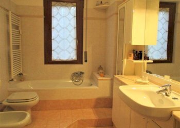 Bagno - Three-room apartment via dei Salici, 7c, Cesano Boscone - photo 28