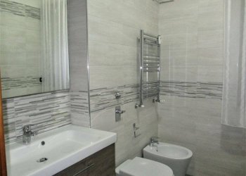Bagno - Three-room apartment via dei Salici, 7c, Cesano Boscone - photo 29