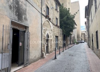 Foto 2 - Laboratorio Via delle Torri
 
43, Tarquinia - foto 2