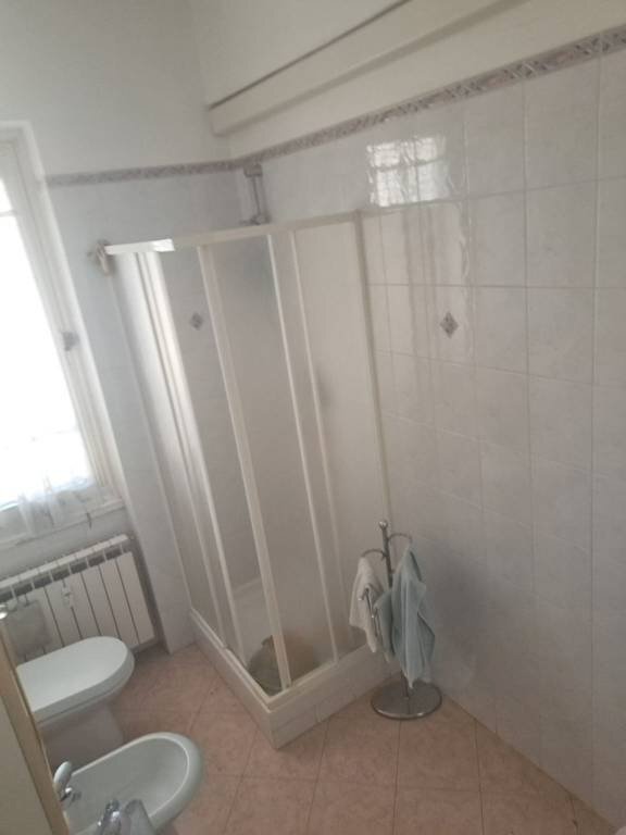 Bagno - Quadrilocale via Gian Battista Monti, 21, Genova (zona Sampierdarena) - foto 1