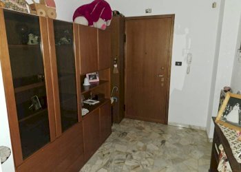 Ingresso - Quadrilocale via Gian Battista Monti, 21, Genova (zona Sampierdarena) - foto 3